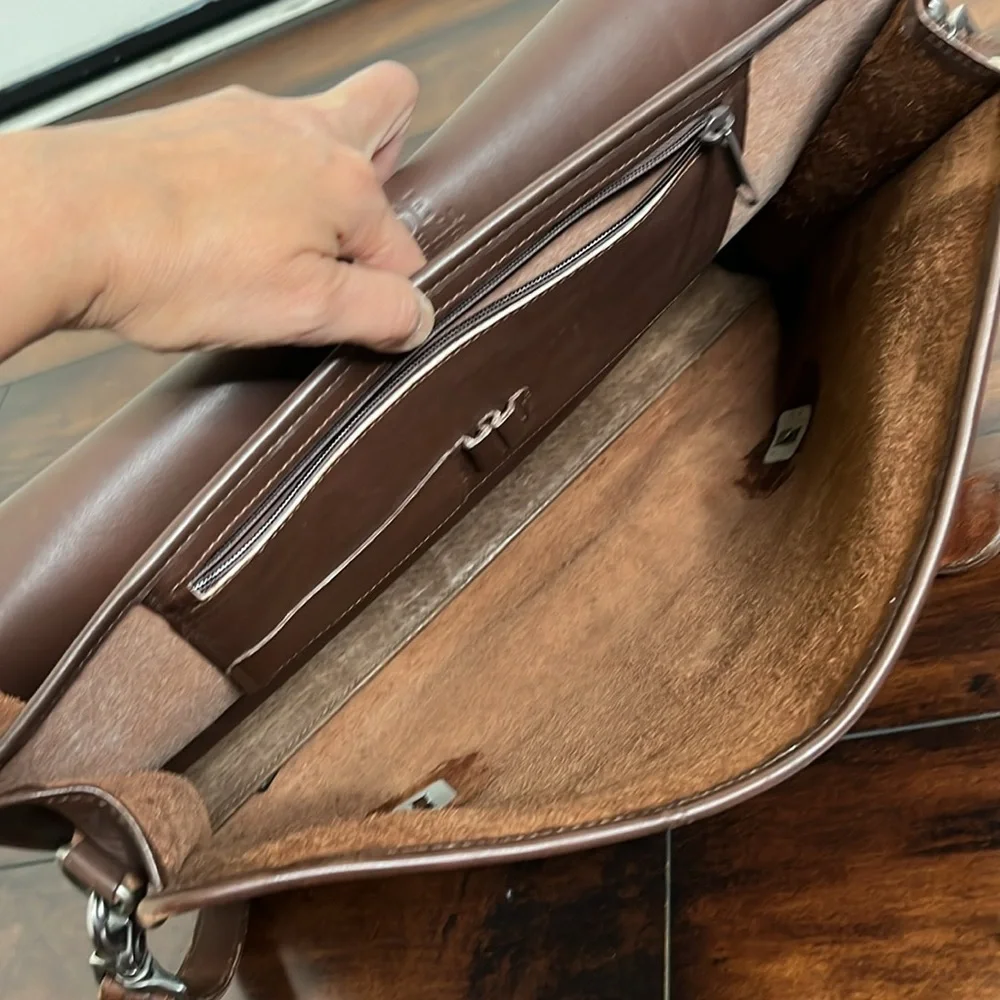Denise Messenger‎ Shoulder Bag Full Grain Leather Made in USA Academia  Preppy